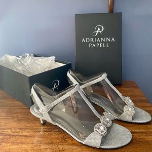 NEVER WORN! Adrianna Papell Silver Sparkle Kitten Heels